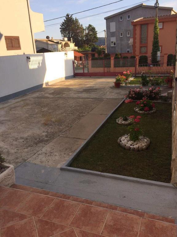 Apartments Cecunjanin Бар Екстер'єр фото